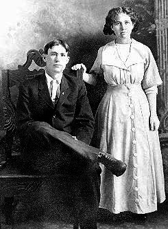 Bill & Jewel Turner, their wedding photo